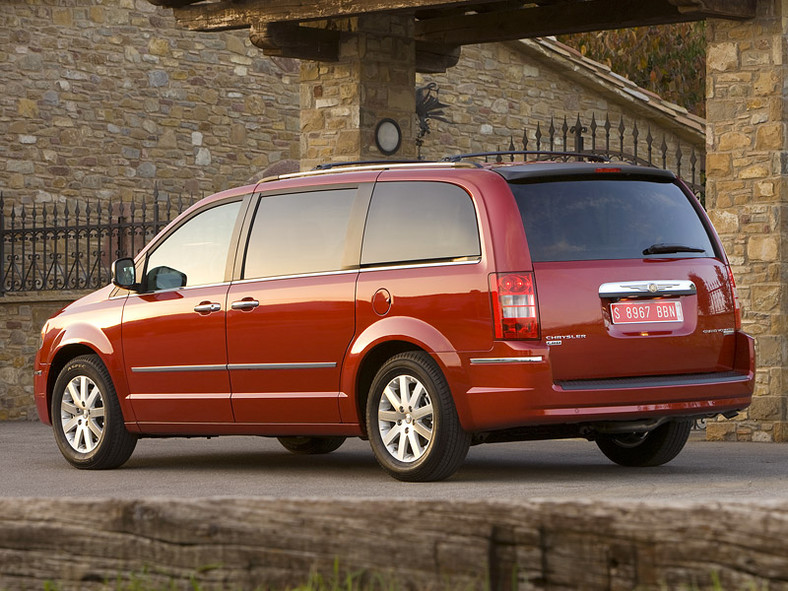 Chicago 2008: Volkswagen Routan z amerykańskimi korzeniami