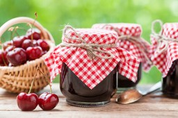 Rolnicy nie wyjdą z szarej strefy: Niski ryczałt tylko dla dżemów, kompotu i śmietany