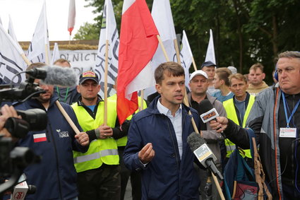 Rolnicy zablokowali drogę. Trwa 24-godzinny protest