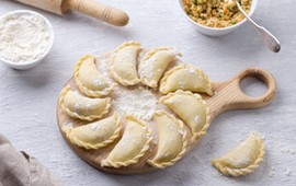 to-ciasto-na-pierogi-zawsze-wychodzi-wystarcza-tylko-trzy-skladniki