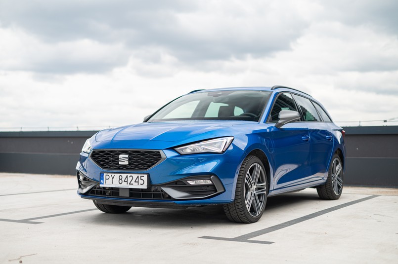 LEON SPORTSTOURERER E-HIBRRID