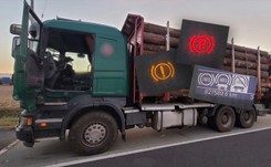 Wiózł 60 ton drewna, a na blacie miał choinkę. Wielotysięczna kara wisi w powietrzu