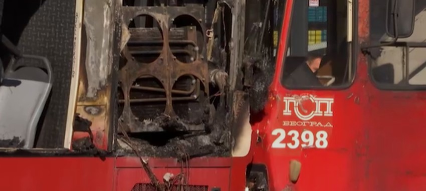 Sudar autobusa i tramvaja
