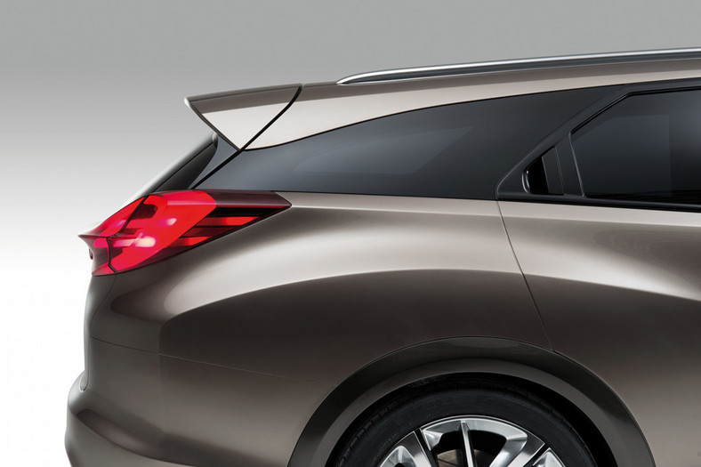 Honda Civic Tourer Concept: dynamiczne kombi