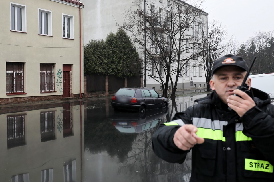 Wyciek substancji ropopochodnej w Warszawie