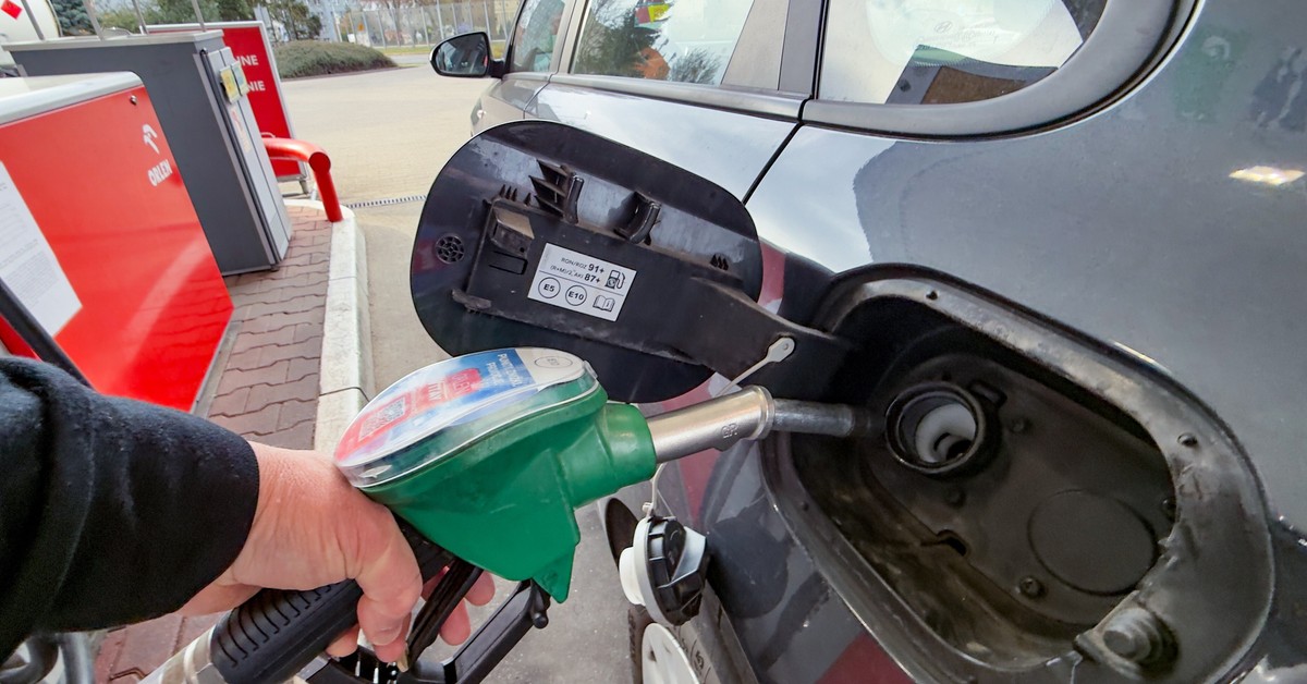 Takie cuda na stacjach paliw. Lepiej dzisiaj nie tankuj. Za tyle benzyna 95 już 16 kwietnia