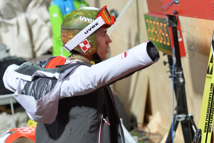 Efektowny kask Kamila Stocha