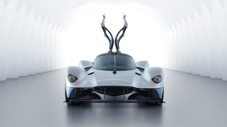 8. Aston Martin Valkyrie – 3,2 mln dolarów