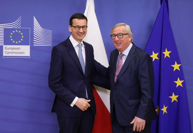 Premier Mateusz Morawiecki oraz szef Komisji Europejskiej Jean-Claud Juncker przed spotkaniem w Brukseli.
