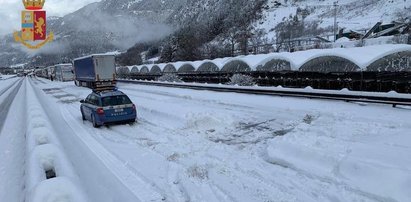 Koszmar w Alpach. Tysiące osób było uwięzionych na autostradzie ponad dobę!