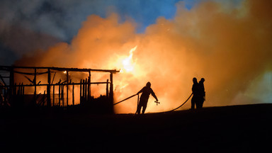 Wielkopolska: wybuch gazociągu, strażacy dogaszają pożar