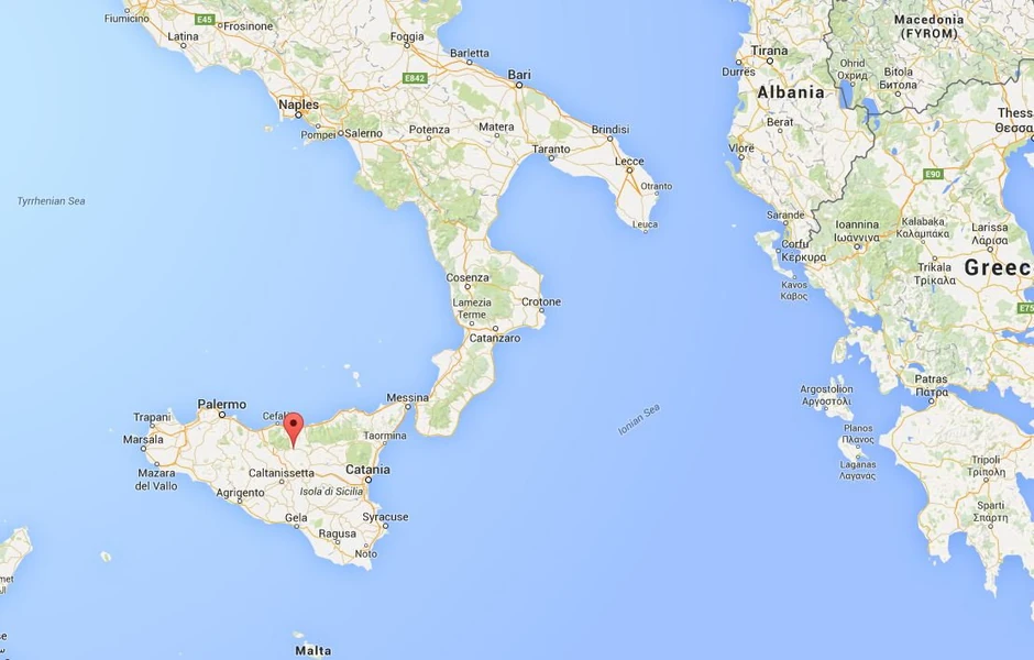 Ganđi se nalazi u centralnom delu Sicilije (+)