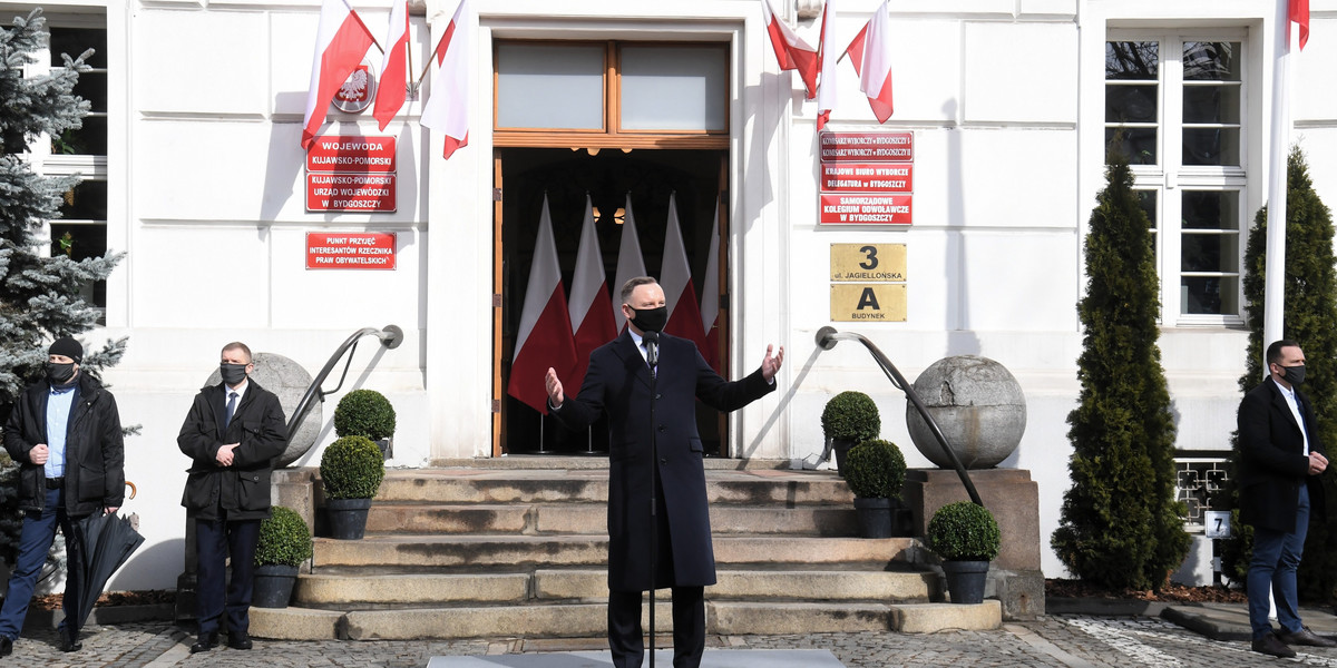 Andrzej Duda wygwizdany w Bydgoszczy. Chcieli "by siedział", więc im odpowiedział