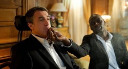 "Nietykalni", czyli uniwersalny śmiech z ludźmi na wózku. Fakty i mity o francuskiej komedii