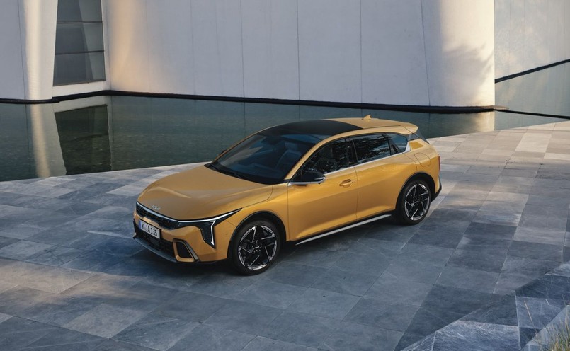 Nowa Kia K4