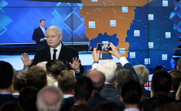 Wybory samorządowe 2018: Kaczyński i Schetyna układają pasjanse