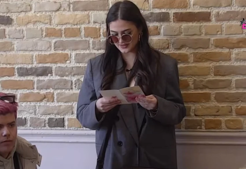 Anastasija misli da je se porodica odrekla, sad od njih dobila pismo zbog kog je zaplakala na sav glas