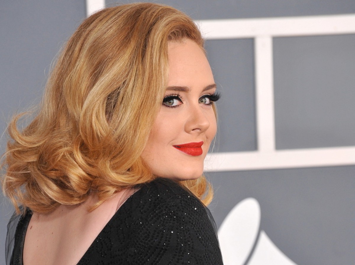 Adele śpiewa "Skyfall" dla Bonda. Posłuchaj!