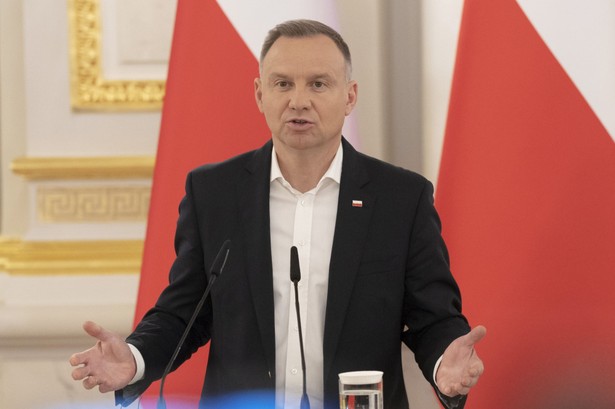 Andrzej Duda broni prezesa NBP Adama Glapińskiego