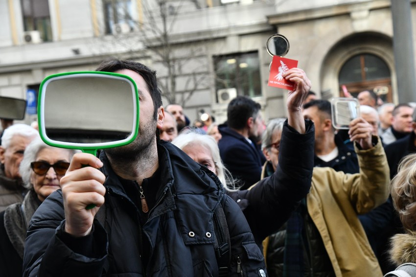 Protest ispred Apelacionog suda zbog oslobađajuće presude za ubistvo Slavka Ćuruvije