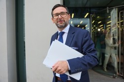 "Angielski podkarpacki". Pół Polski śmieje się z notatek Obajtka