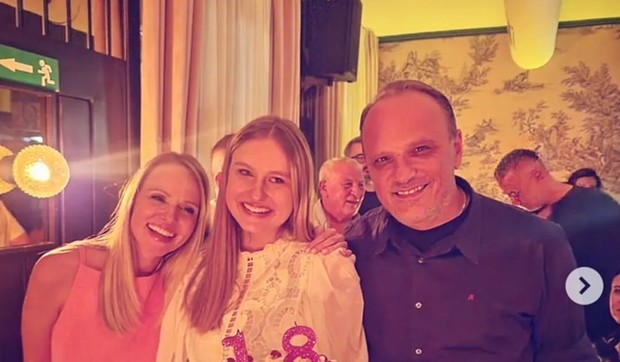 Slaviša i Tijana Čurović proslavili ćerki 18. rođendan