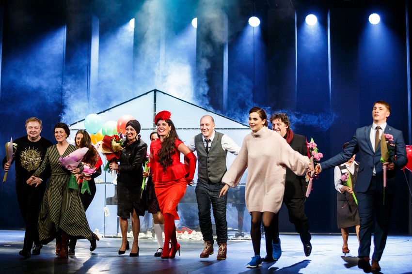 Milan Nešković se poklanja publici u jaroslavskom Volkov teatru