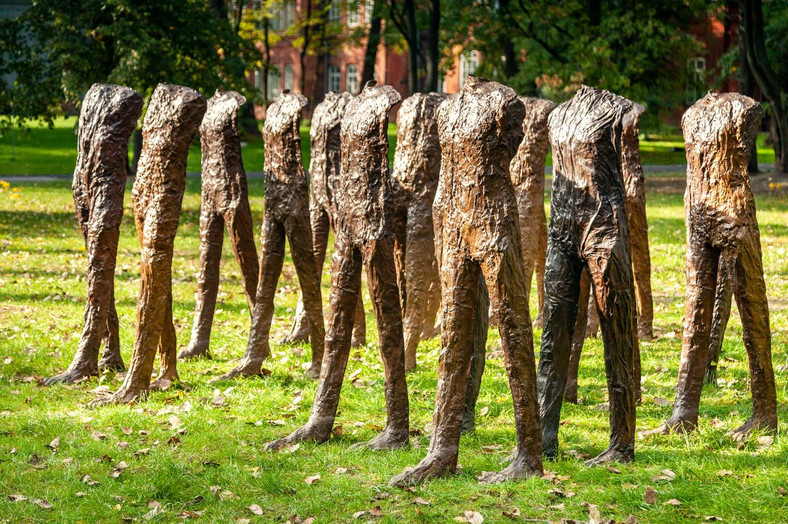 "Caminando" Magdaleny Abakanowicz