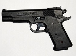 Krewka sklepowa nie dała szans rabusiowi-renciście