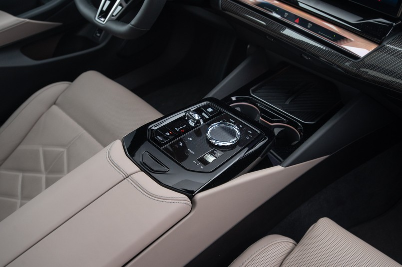 BMW 550e