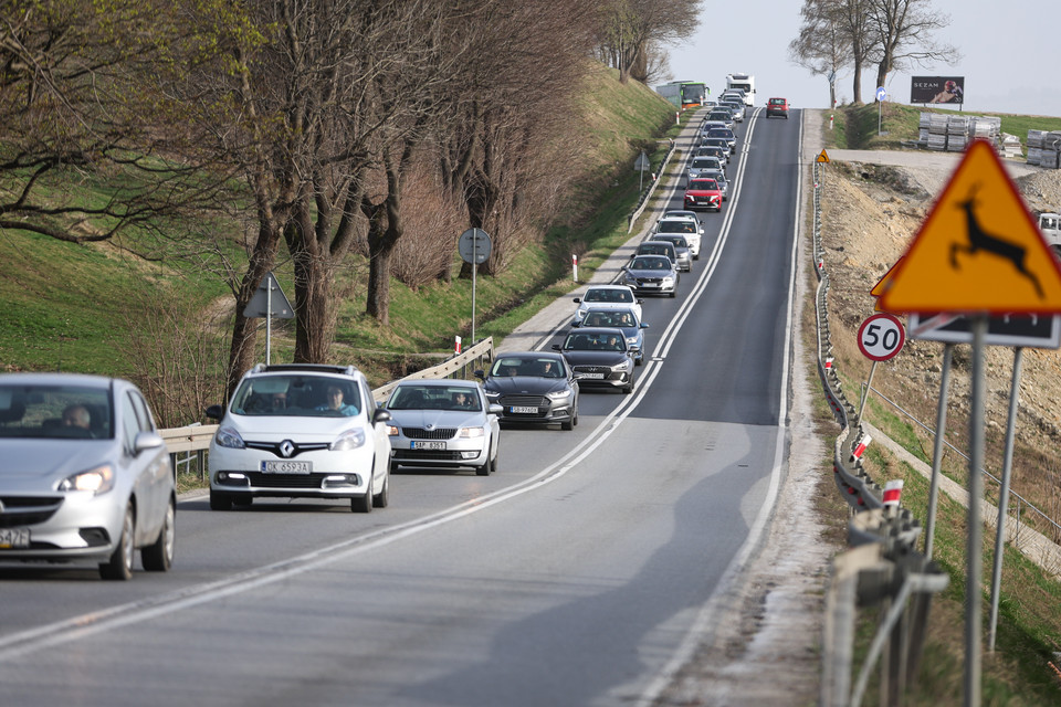 Utrudnienia na zakopiance. Polacy wracają z wielkanocnego pobytu na Podhalu 