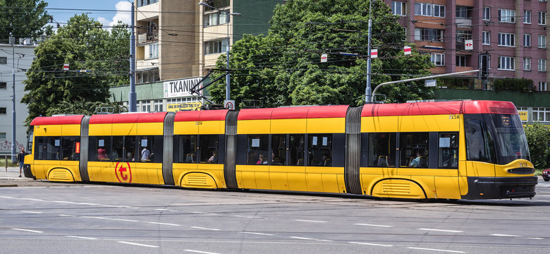 Rowerzysta potrącony przez warszawski tramwaj. Zmarł w szpitalu