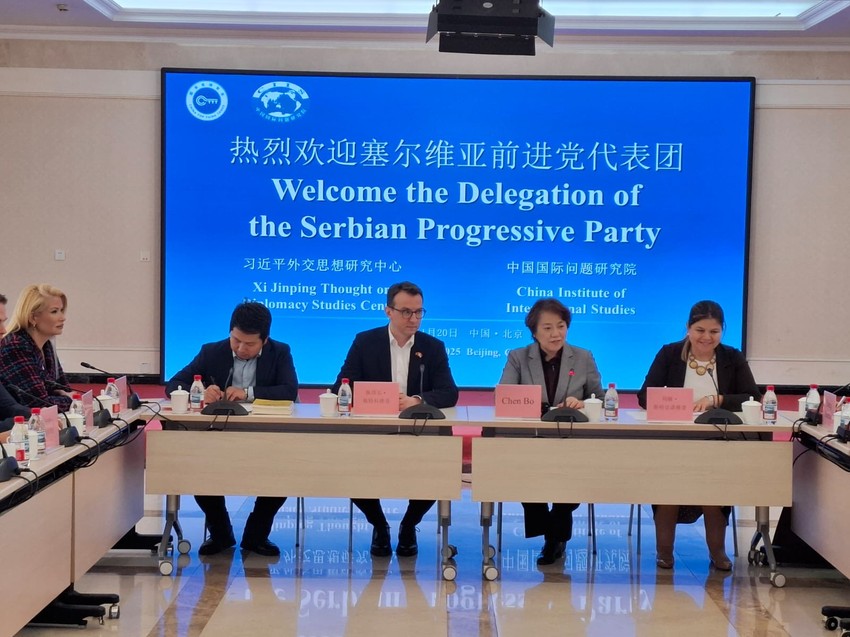 Petar Petković na sastanku u Pekingu