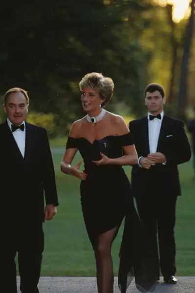 Ta sukienka księżnej Diany przeszła do historii mody Fot. Princess Diana Archive/Getty Images