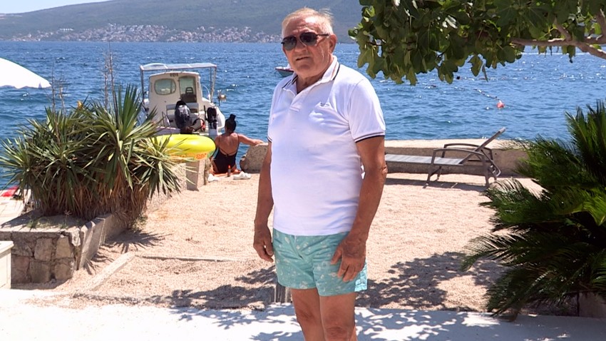 Naš pevač kroz suze priča o roditeljima: "Nisu se radovali nijednom uspehu"