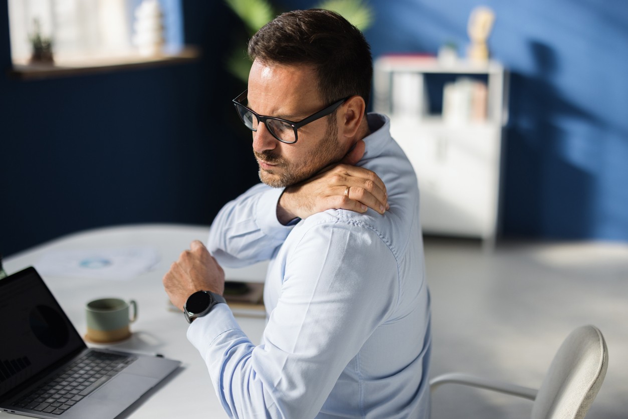 S rakovinou pečene súvisí aj nezvyčajná bolesť v ramene. (ilustračné foto)