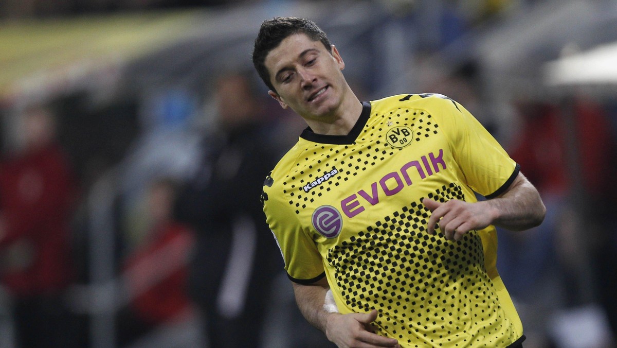 Tylko Robert Lewandowski, jako jedyny z polskich piłkarzy, będzie dobrze wspominał 33. kolejkę niemieckiej Bundesligi. "Lewy" co prawda gola w meczu z Kaiserslautern nie strzelił, ale od renomowanego dziennika "Kicker" otrzymał za swój występ wysoką notę - "2,5' (w skali 6-1, gdzie 6 to fatalny występ, a 1 - klasa światowa).