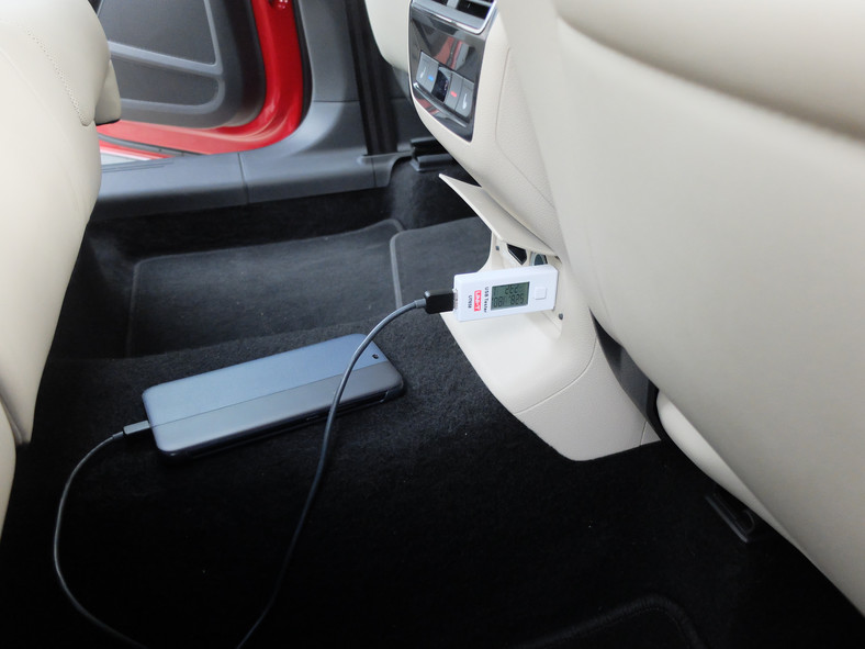 Skoda Kodiaq tylne gniazdo USB