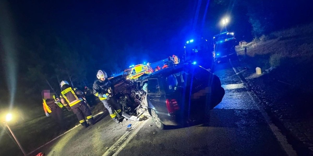 Dramat na Warmii i Mazurach. 17-letni kierowca Audi nie przeżył czołowego zderzenia.