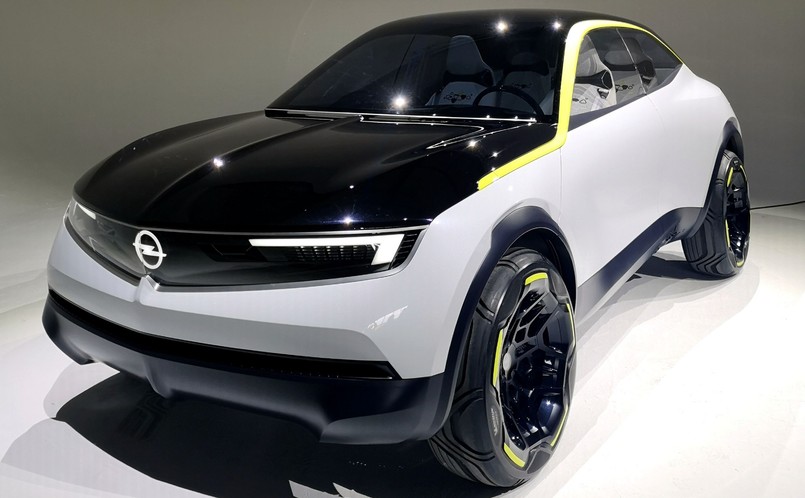 Opel GT X Experimental jest czymś więcej niż tylko kolejnym samochodem koncepcyjnym. Ten 5-drzwiowy SUV o sylwetce coupe pozwala zorientować się, jakich modeli należy spodziewać się po producencie z Russelsheim w latach 20. bieżącego stulecia