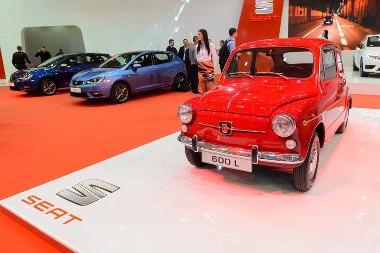 Zabytkowy Seat 600L zaprezentowany podczas targów motoryzacyjnych Motorshow 2015, w Poznaniu. <br><br>(mgo) PAP/Jakub Kaczmarczyk