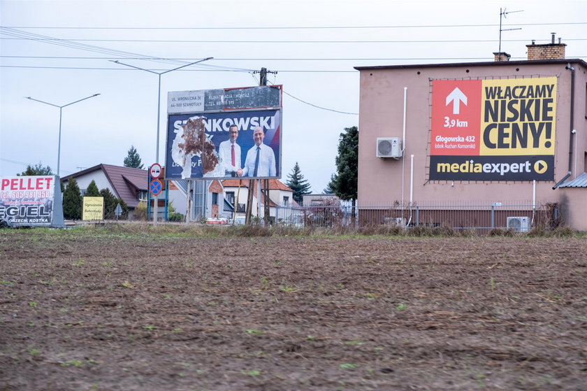 Odrapany billboard Szynkowskiego vel Sęka.
