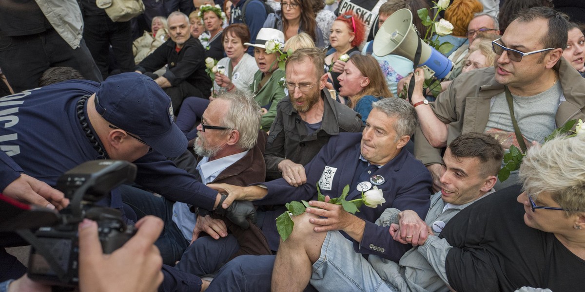 Kolejne kłopoty Frasyniuka. Policja kompletuje dowody!