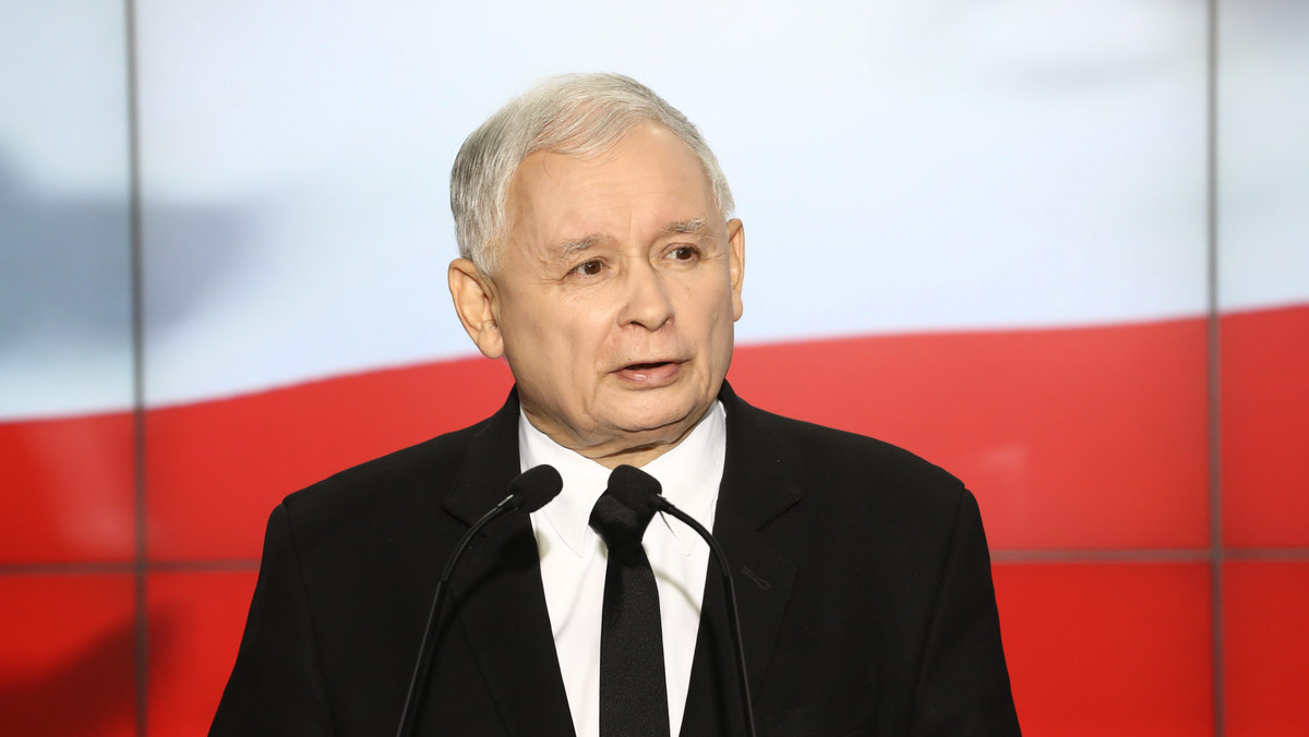 57,6 proc. Polaków nie chce, by prezes PiS Jarosław Kaczyński zastąpił Beatę Szydło na stanowisku premiera - wynika z najnowszego sondażu IBRIS dla Radia ZET.