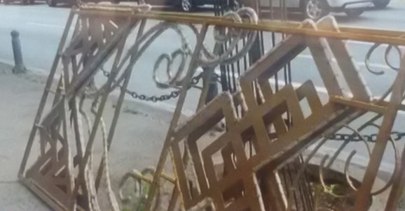 Deo novogodiÅ¡nje rasvete koji se otkaÄio