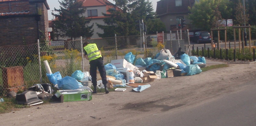 Strażnicy szukają śmieciarza z Podolan