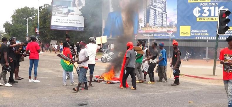 Ghana Police Service condemns Democracy Hub demonstrators for obstruct road users