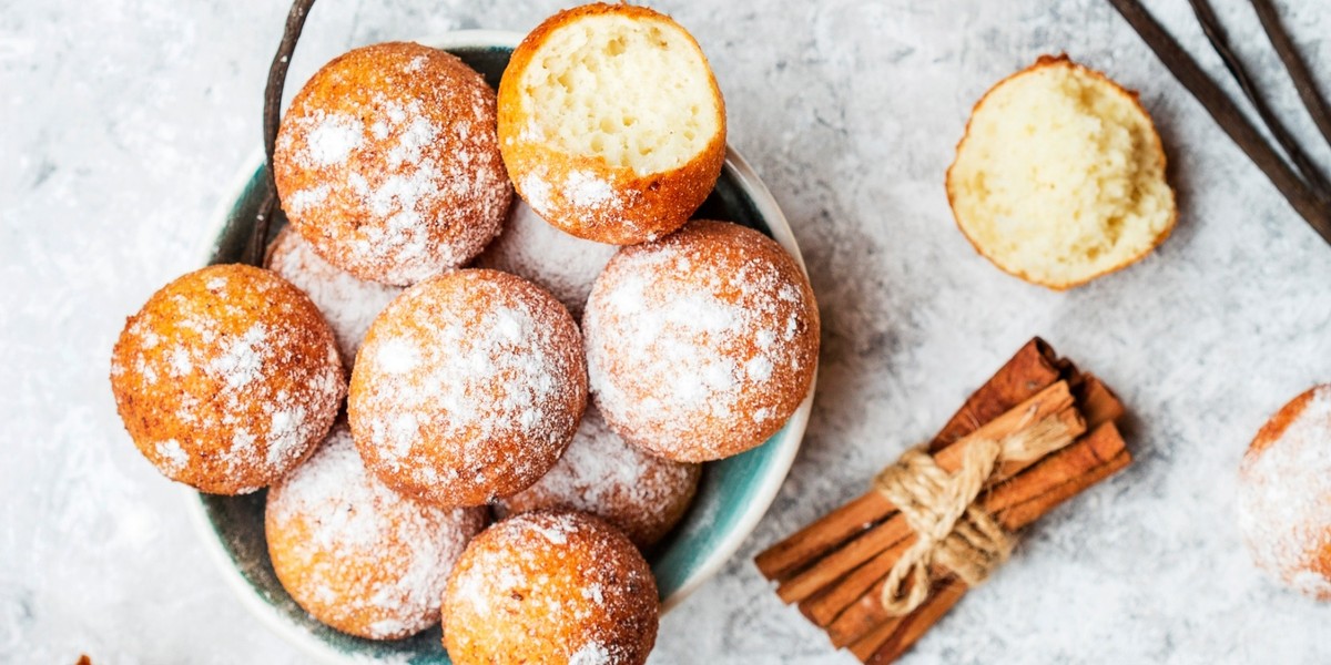 Pączki z serkiem homogenizowanym robi się błyskawicznie!