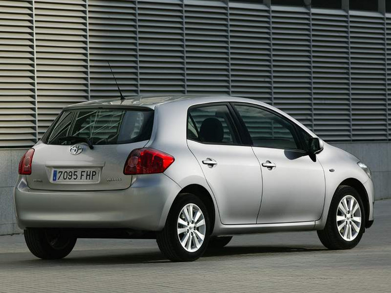 Toyota Auris dostane nové motory 1,6 Valvematic (97 kW) a 1,8 Valvematic (108 kW) a inovované turbodiesely