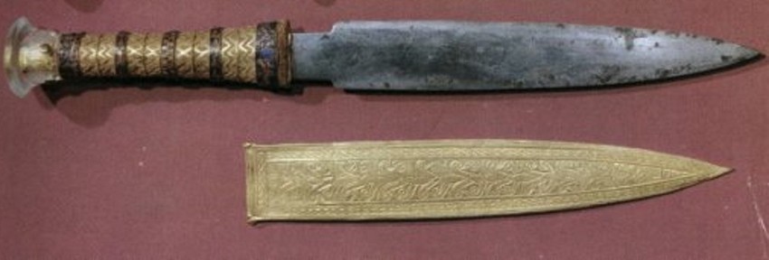 Tutankamonov bodež, kao i drugi gvozdeni artefakti iz bronzanog doba, napravljen je od gvožđa iz meteorita